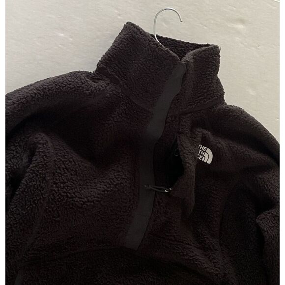 The North Face woman’s size medium pullover half zip fleece lightweight jacket - Picture 10 of 11